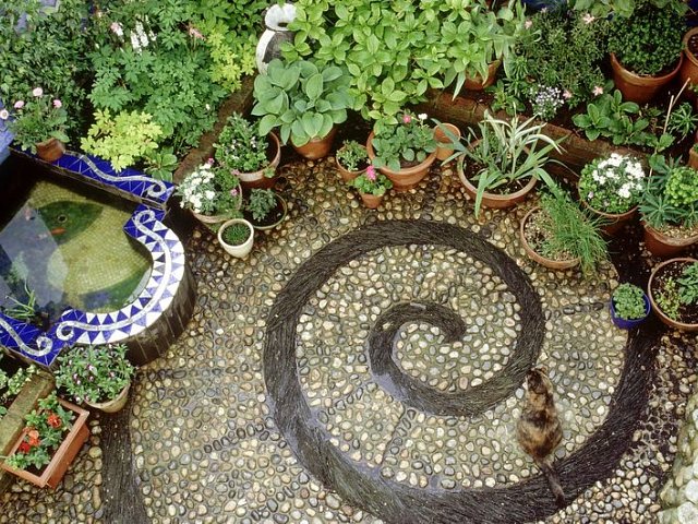 6 Simple Layout and Design Ideas to Enhance Your Small Garden